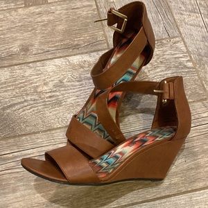 American eagle wedge shoes